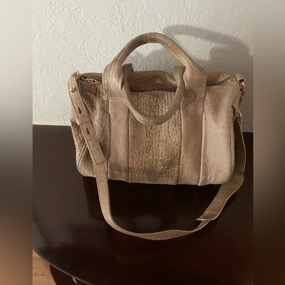 ALEXANDER WANG large Rocco Latte Bag Rosegold Hardware Long Strap  Perfect - Picture 16 of 16